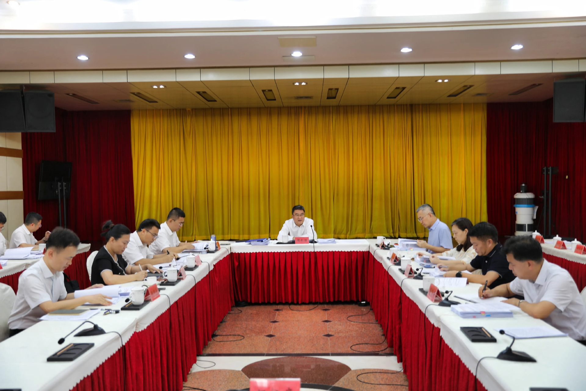 十四届市委常委会第151次会议召开